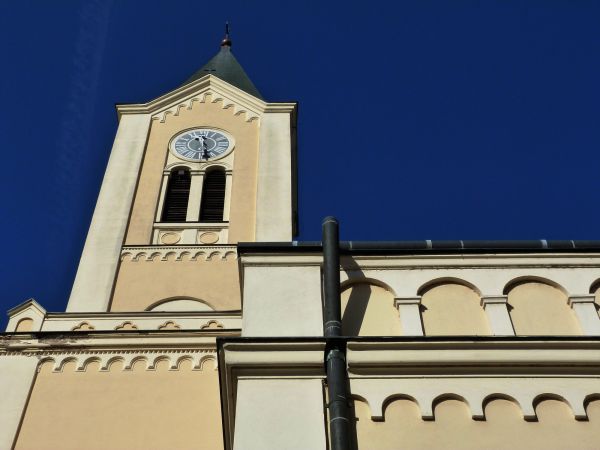 Cost of Church Gutter Installation in Pewaukee
